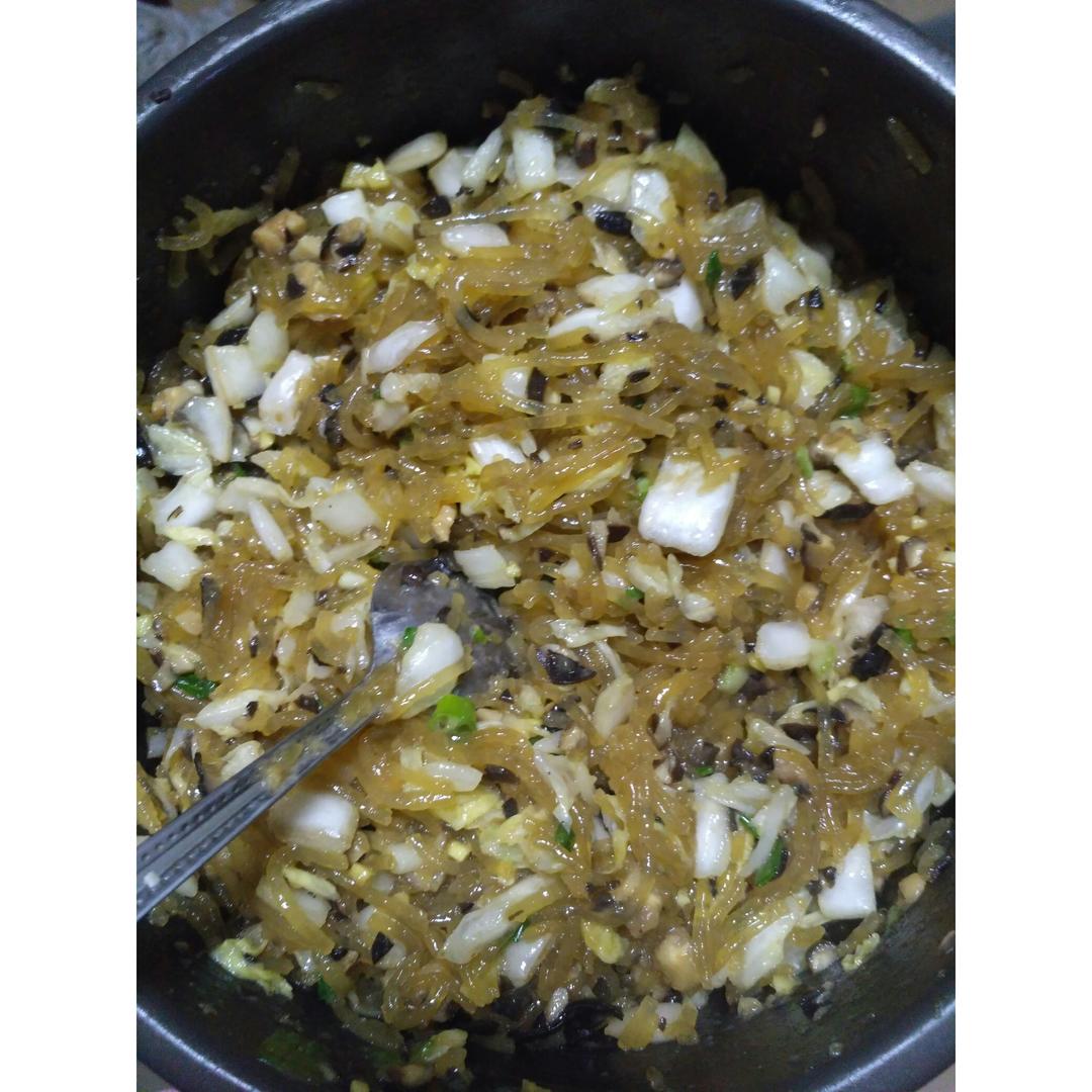 香菇白菜粉条素包子