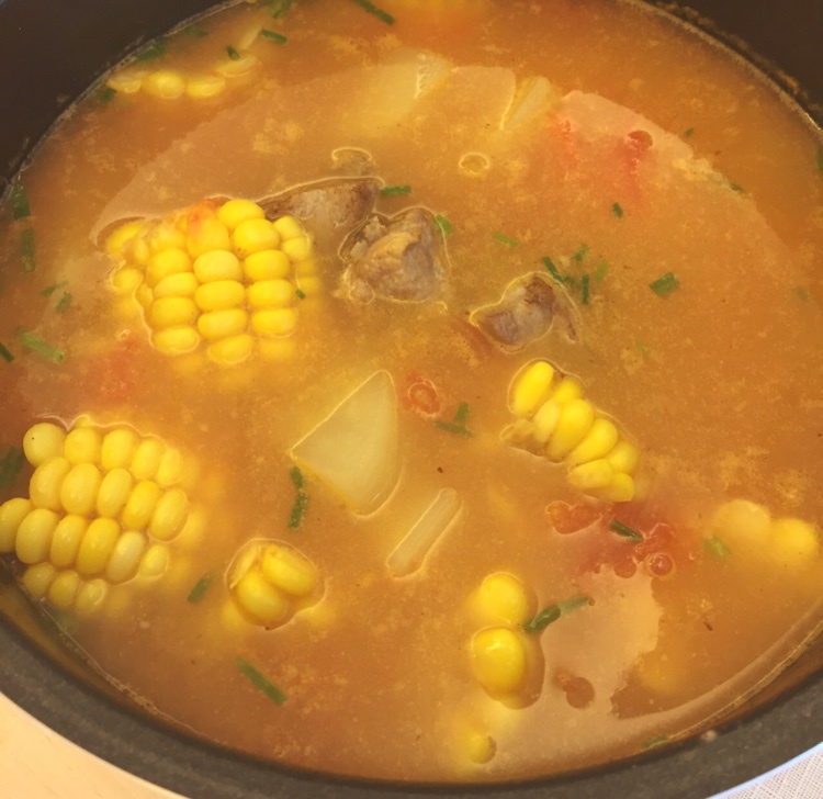番茄土豆玉米排骨汤