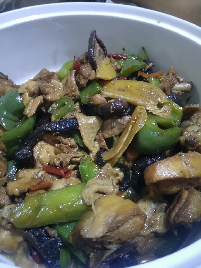 好吃到原地爆炸的黄焖鸡