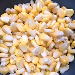 金沙玉米的做法 步骤2