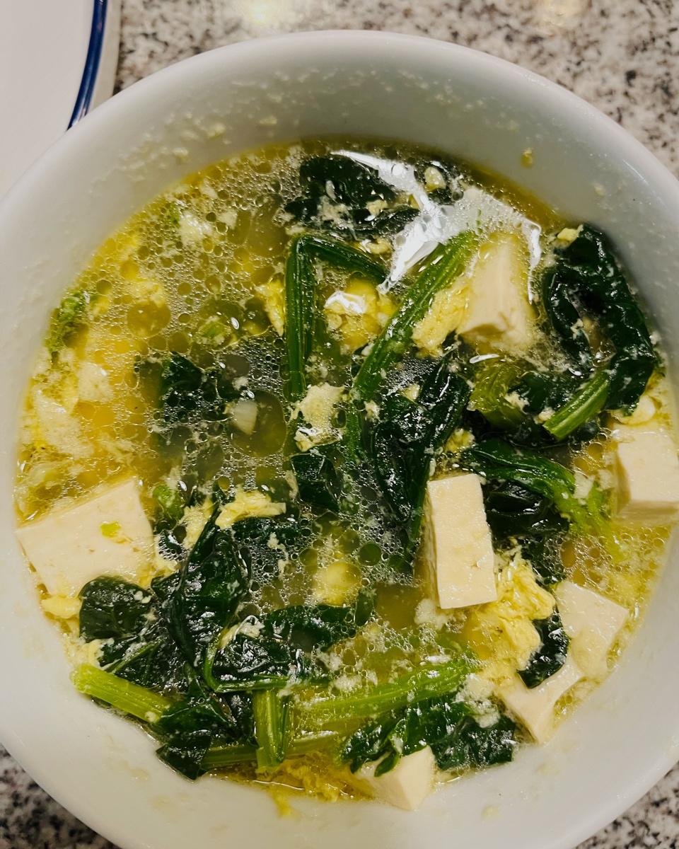 减肥低卡高蛋白靓汤-菠菜豆腐鸡蛋汤，可加洋车前子壳粉