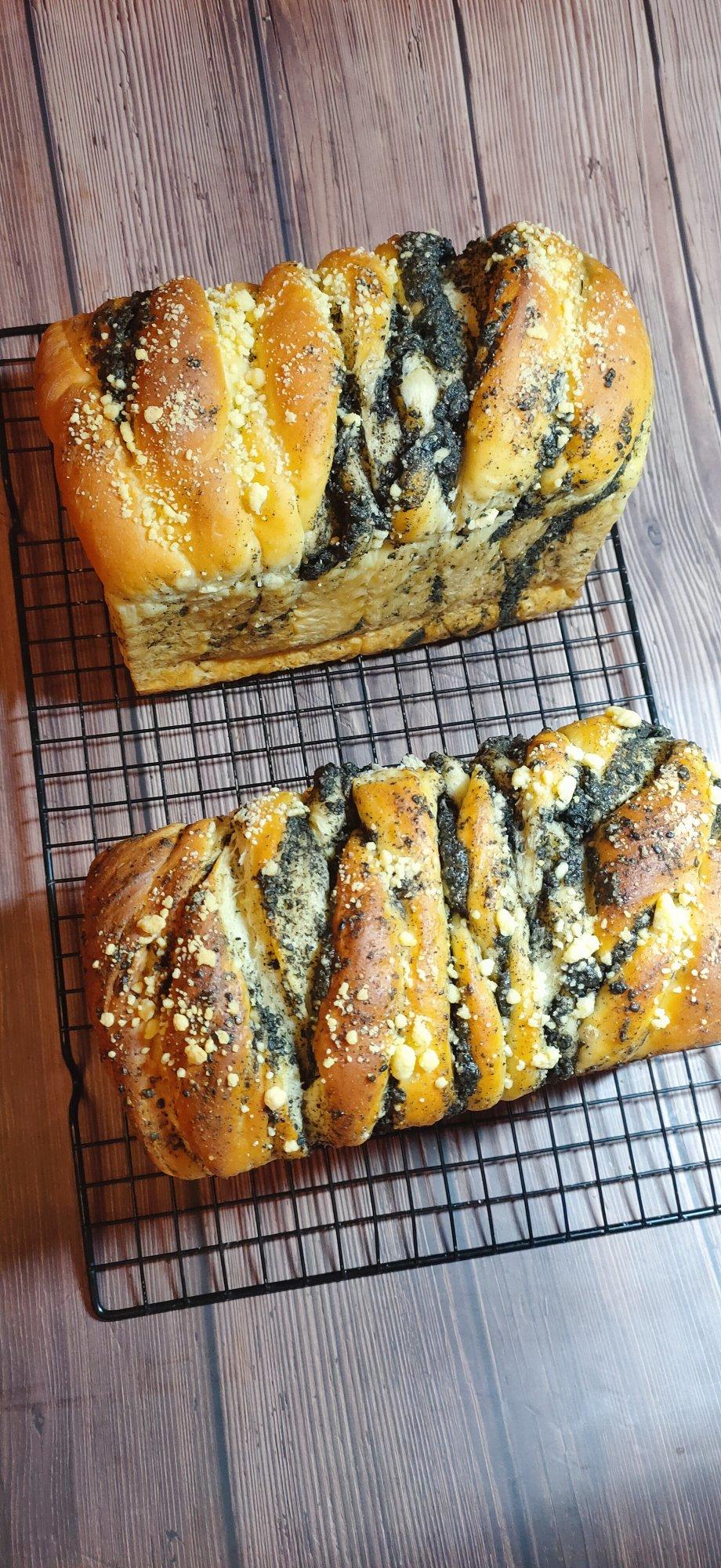 梦鸽61做的料多多系列--黑芝麻奶酥小吐司