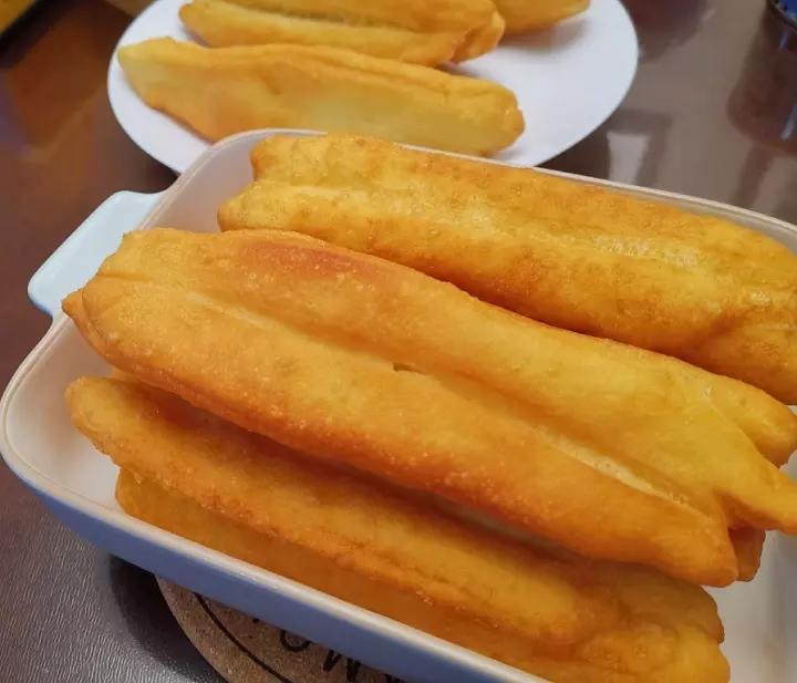 酥软小油条（早餐）