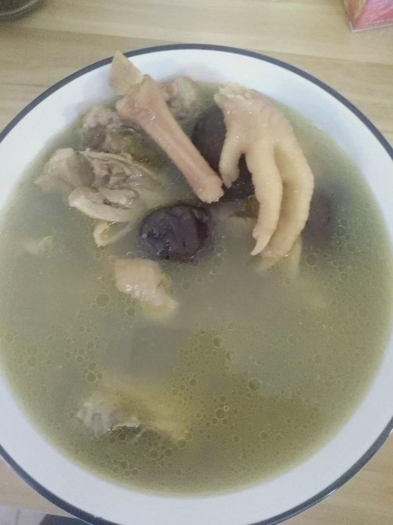 香菇炖鸡汤