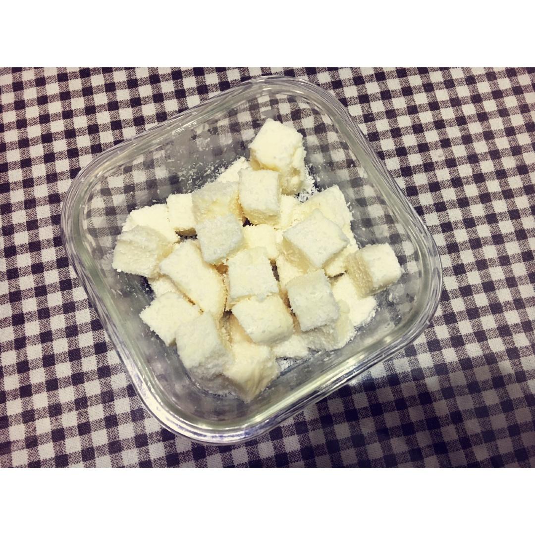 完胜85度C牛奶椰丝小方