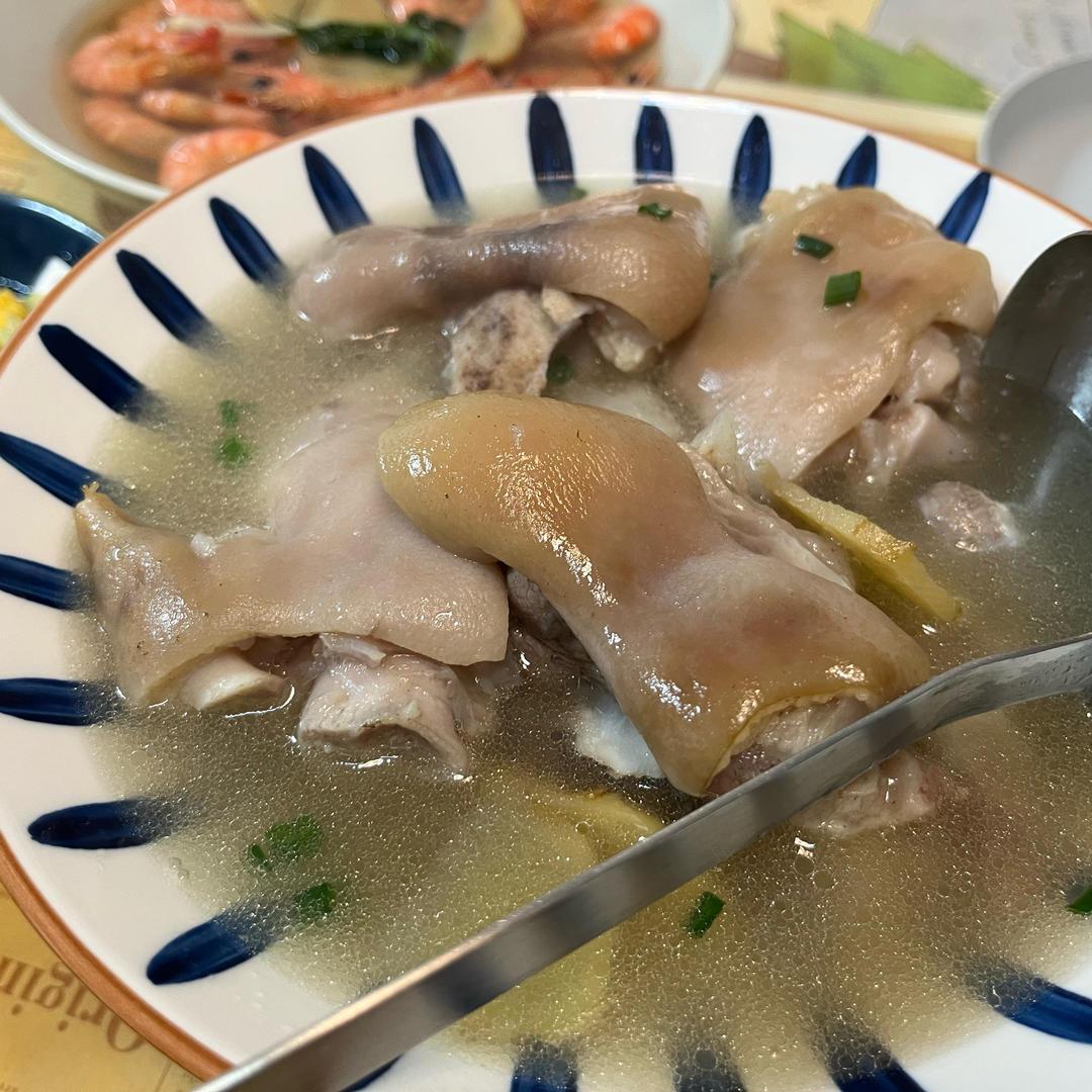 汤色奶白 一次成功的老妈蹄花