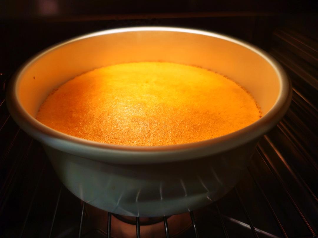 烤箱做蛋糕（戚风蛋糕的做法）