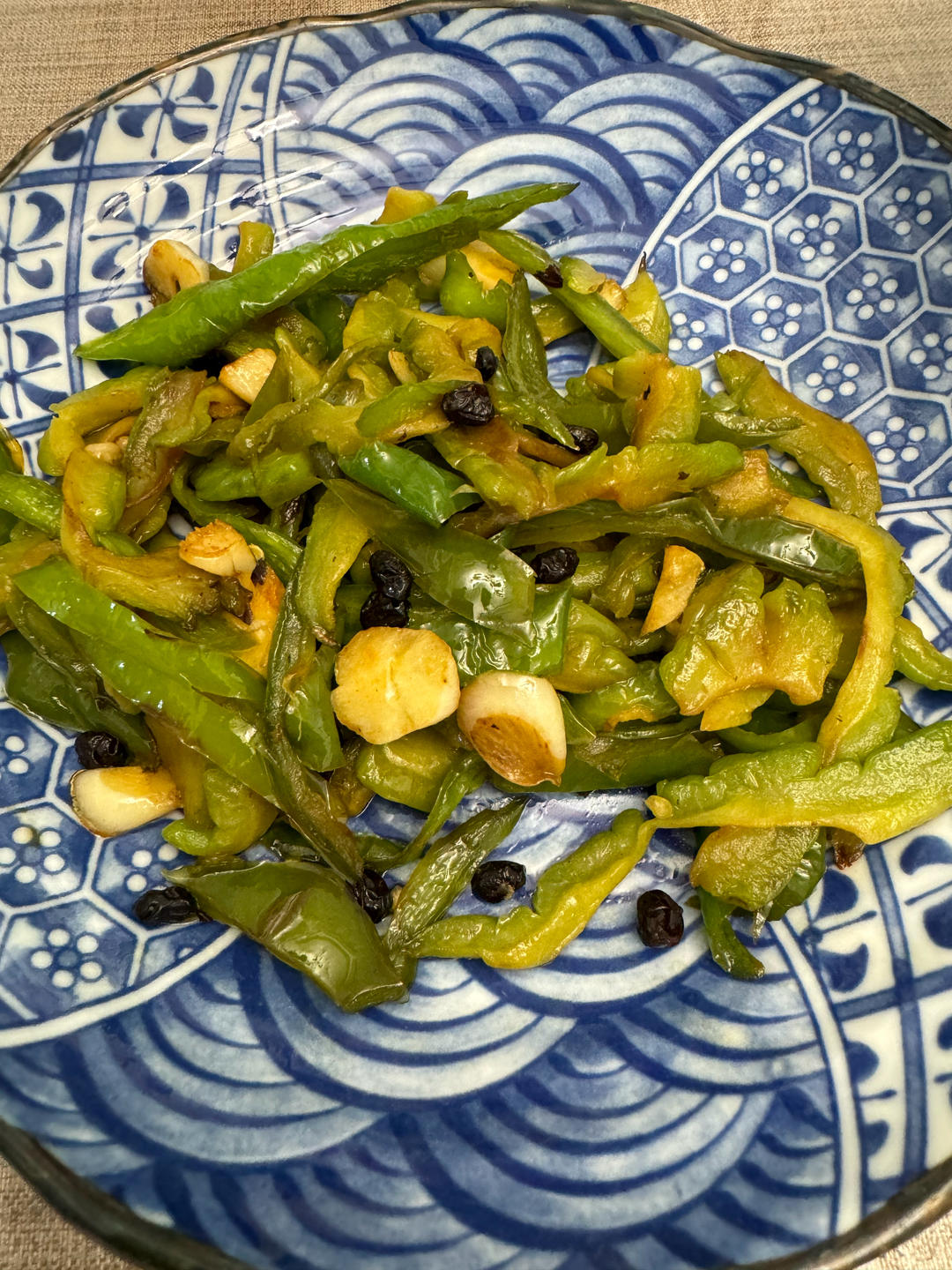 夏天最爱青椒炒苦瓜