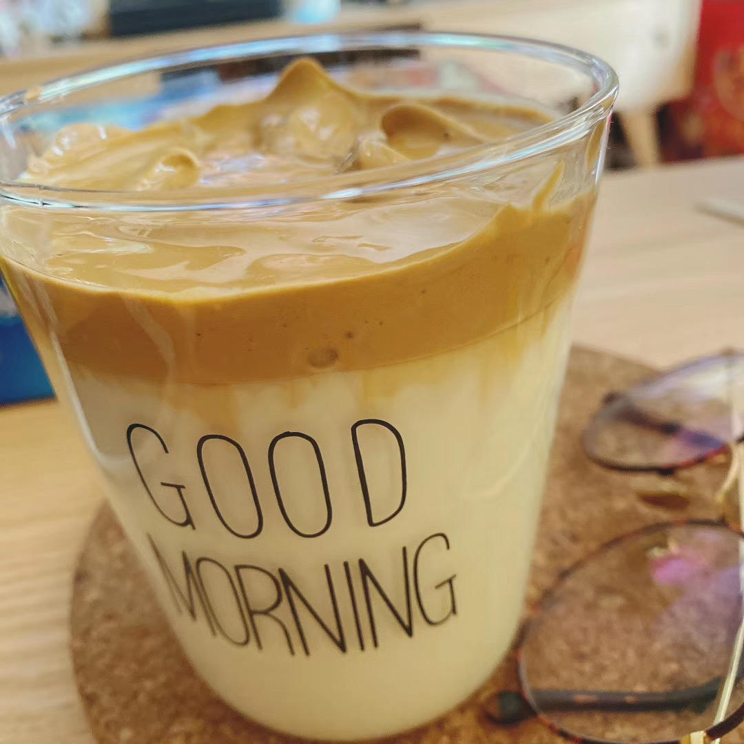 400次咖啡，网红手打咖啡，风靡全网的Dalgona Coffee☕️超详细步骤在家就可以复刻【内附速成法】