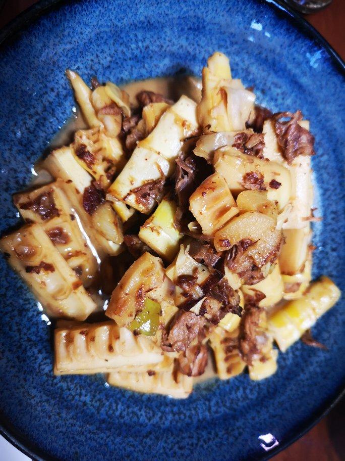 肉香笋鲜的春笋炒五花肉