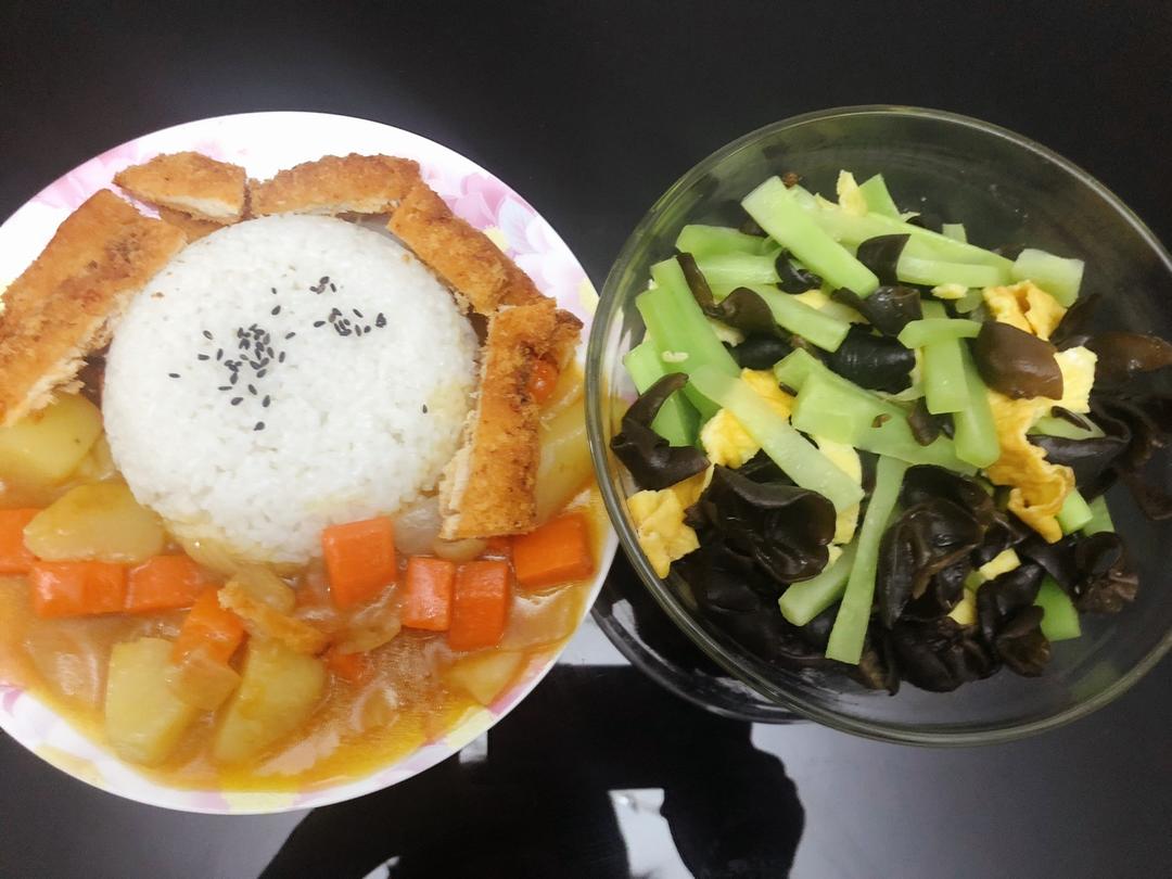 炸鸡排咖喱饭
