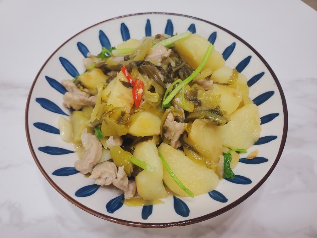 酸菜土豆煲