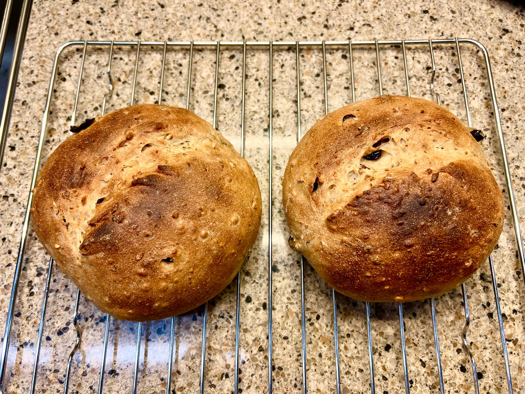 全麦蔓越莓核桃软欧包