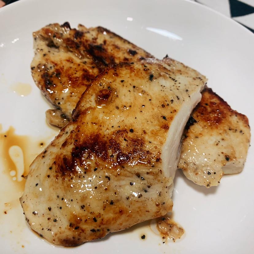 酷炫屌炸天好吃的煎鸡胸肉（香蒜蜂蜜煎鸡胸肉）