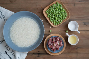火腿豌豆糯米饭的做法 步骤1