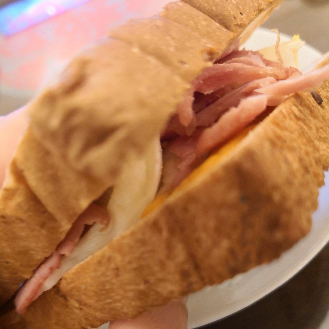 火腿芝士蛋三文治