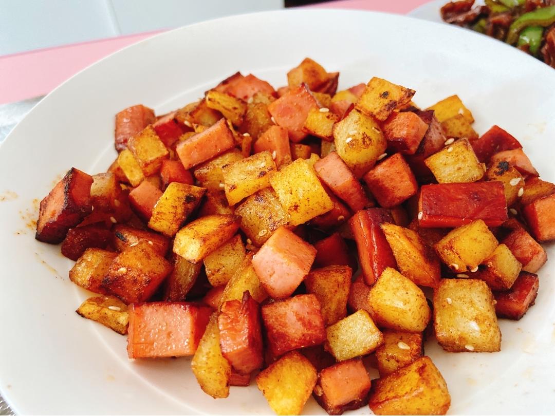 孜然火腿土豆块