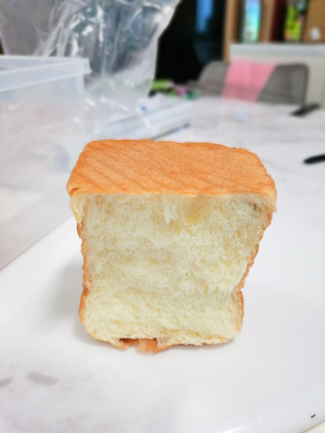 香甜柔软的葡萄干吐司
