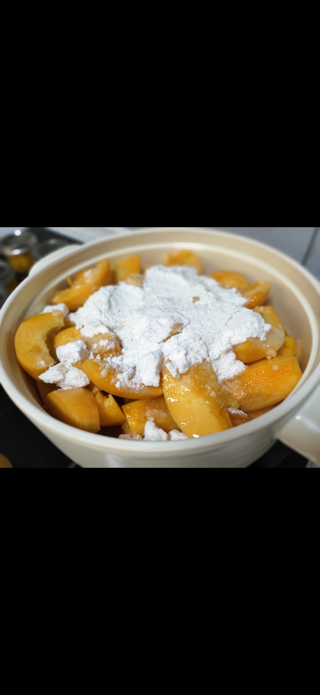 新鲜黄桃两种吃法：黄桃雪葩+黄桃罐头（短期长期两种储存制作方法）的做法 步骤3