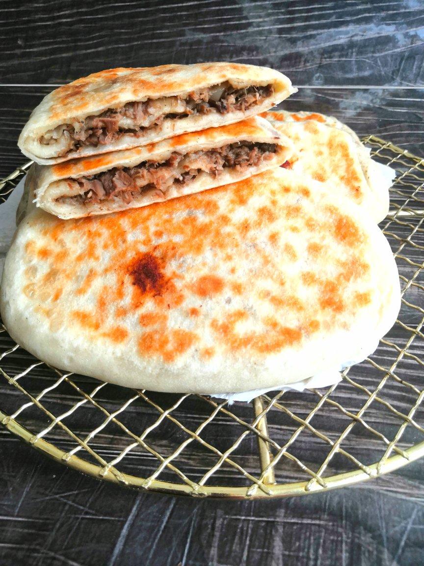 晋南油酥烧饼，外皮咸香酥脆，内里柔软多层