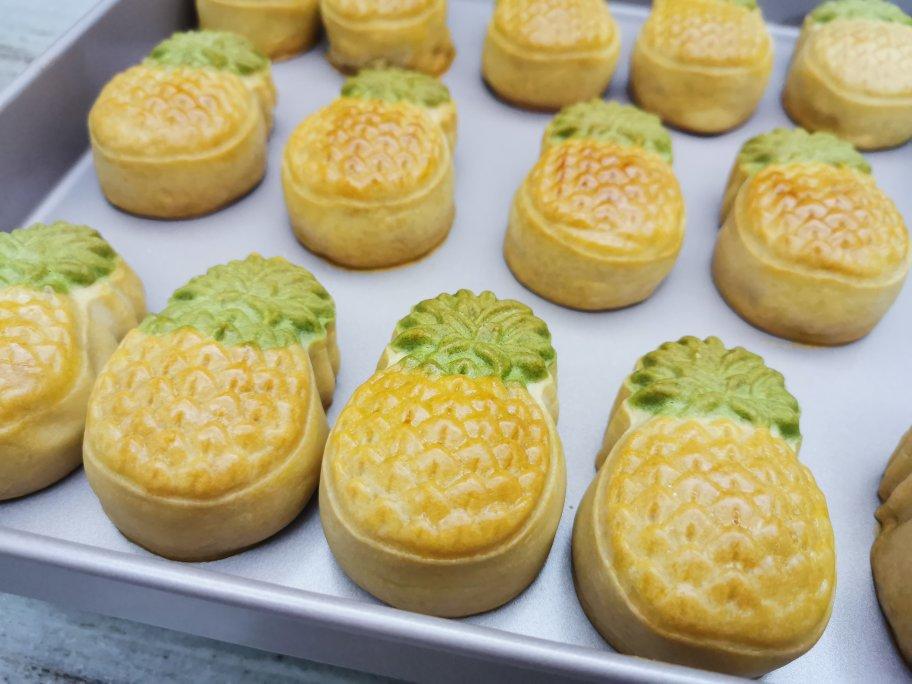 可爱的菠萝造型月饼❤️
