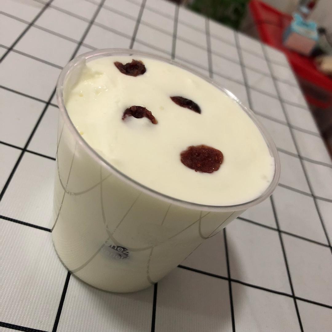 酸奶慕斯杯