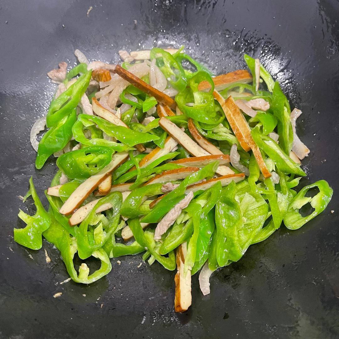尖椒香干炒肉丝的做法
