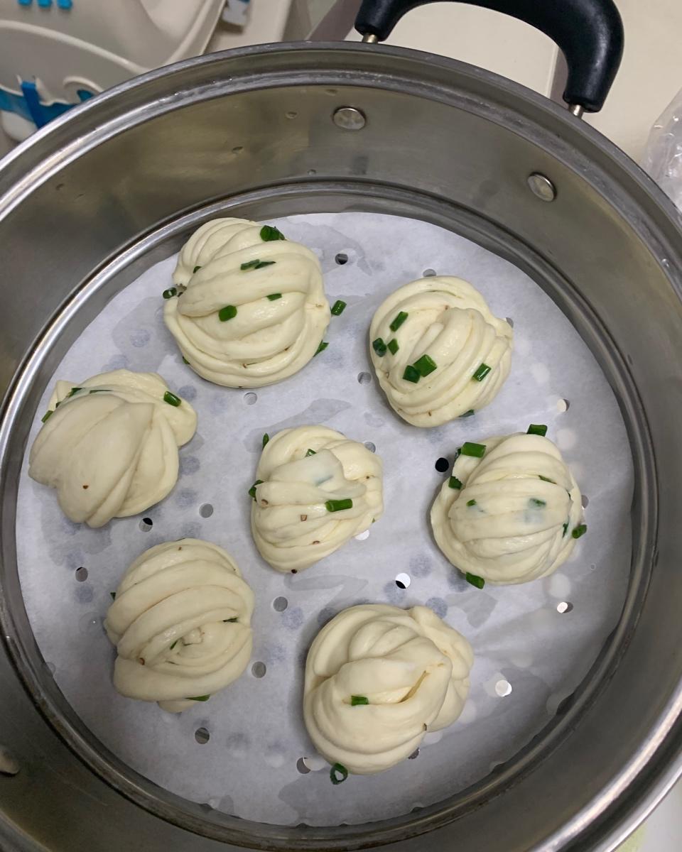 葱油花卷，一根筷子卷出漂亮的造型