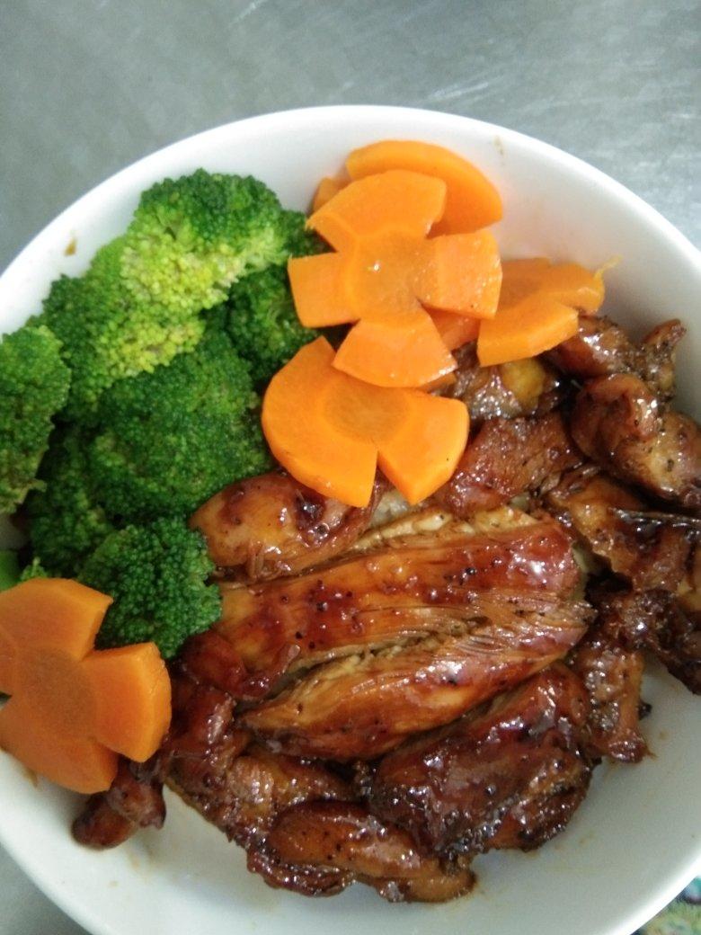 照烧鸡腿饭