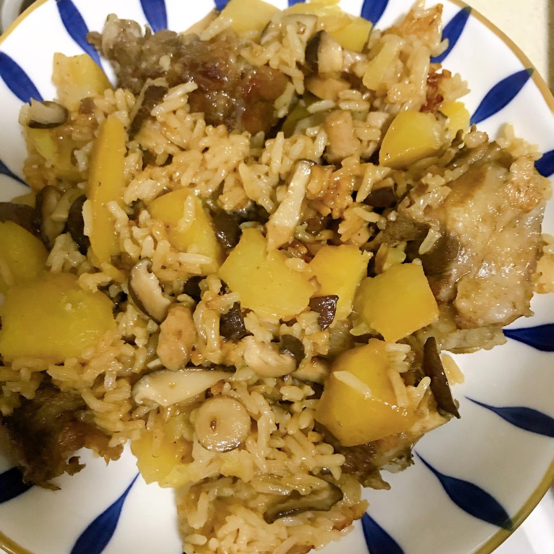 排骨香菇土豆焖饭