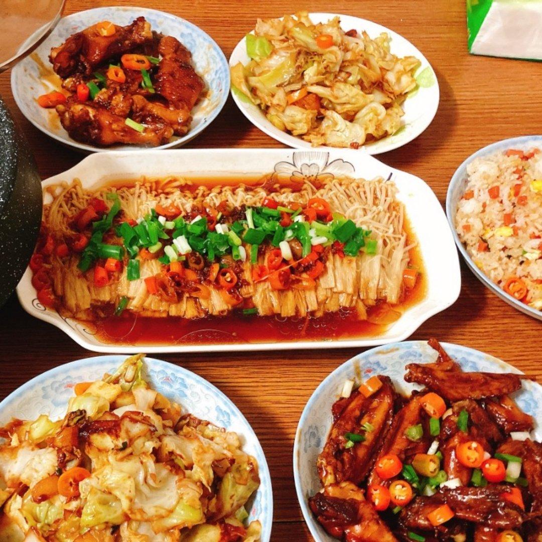 上桌就被秒光，蒜蓉金针菇