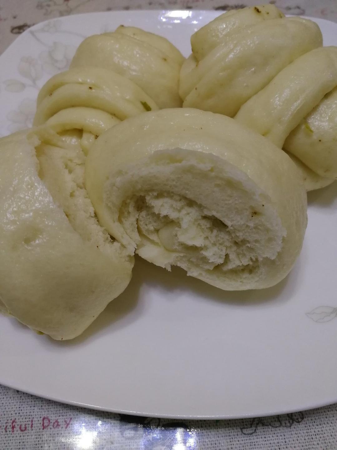 传统的葱油花卷