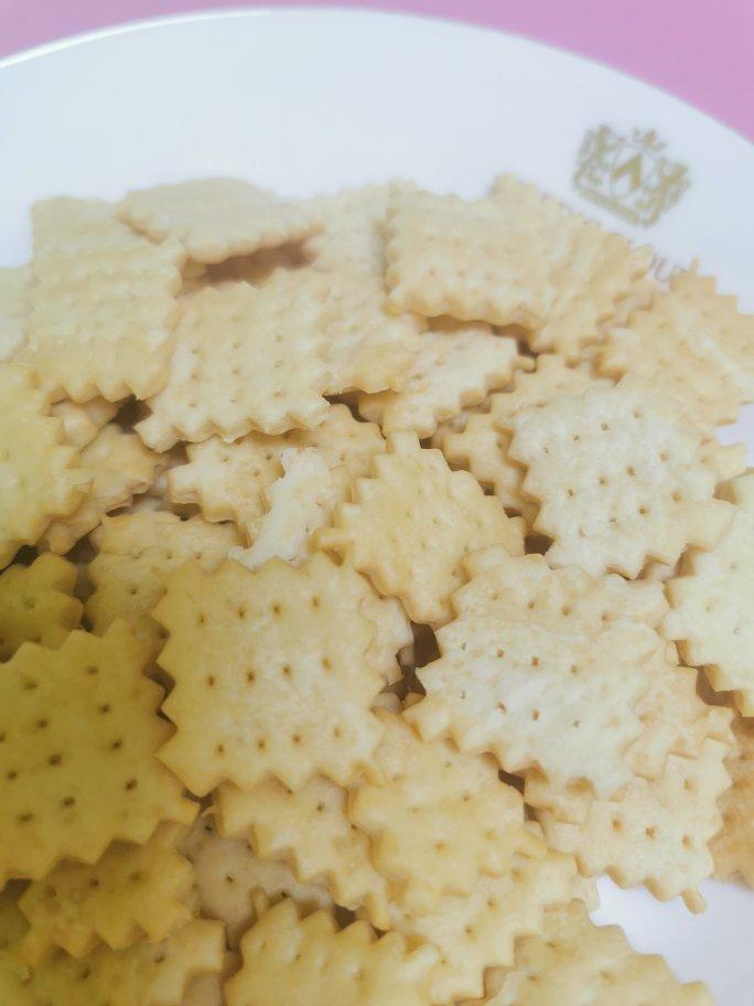 奶盐苏打饼干 （配方参考君之）