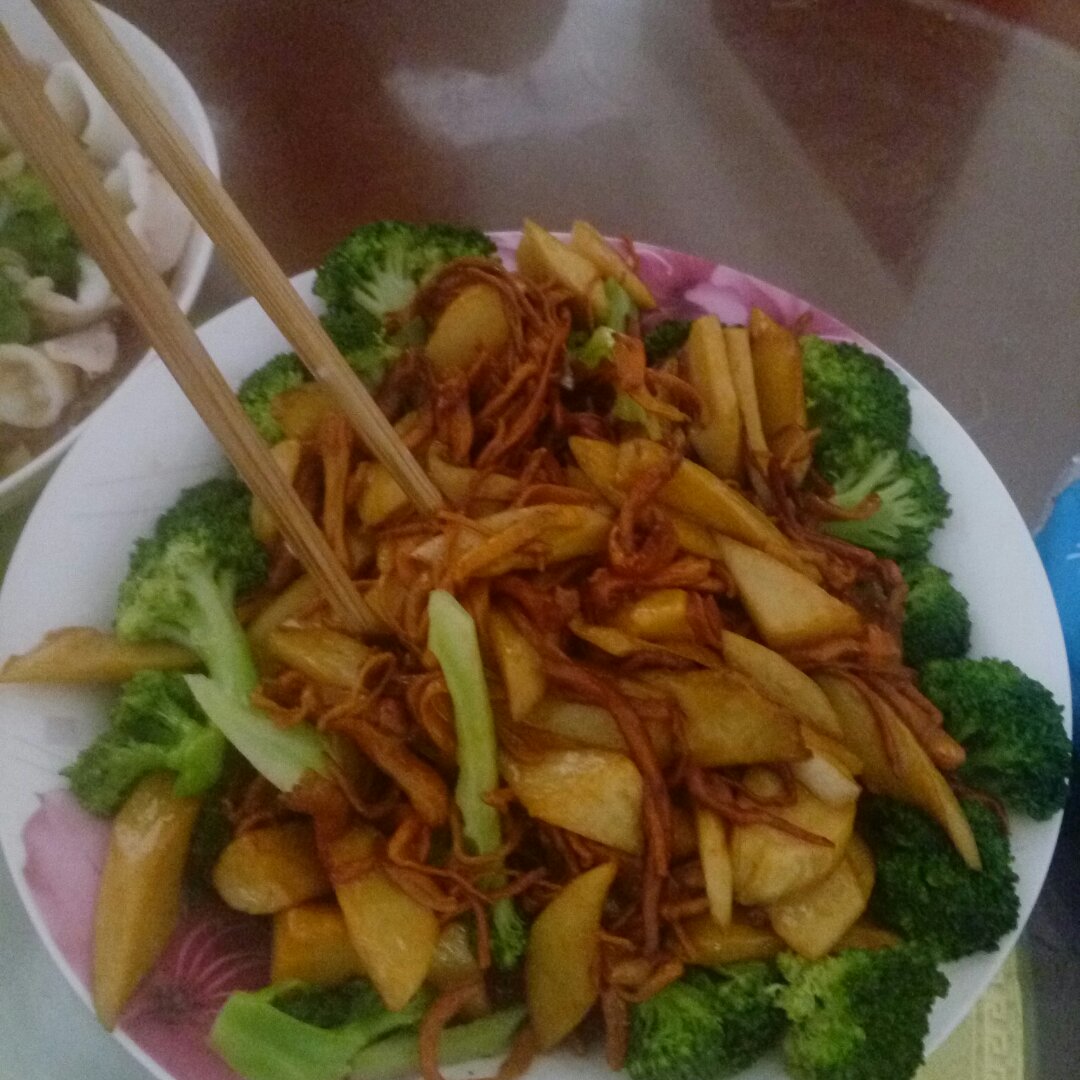 杏鲍菇扣西兰花