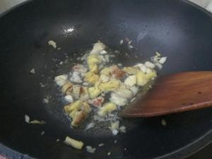 爆炒鸡肝韭菜的做法 步骤4