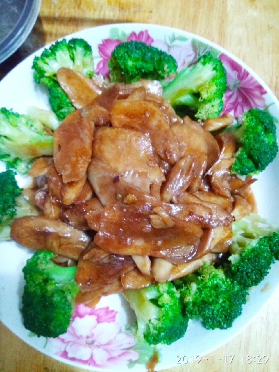 杏鲍菇扣西兰花