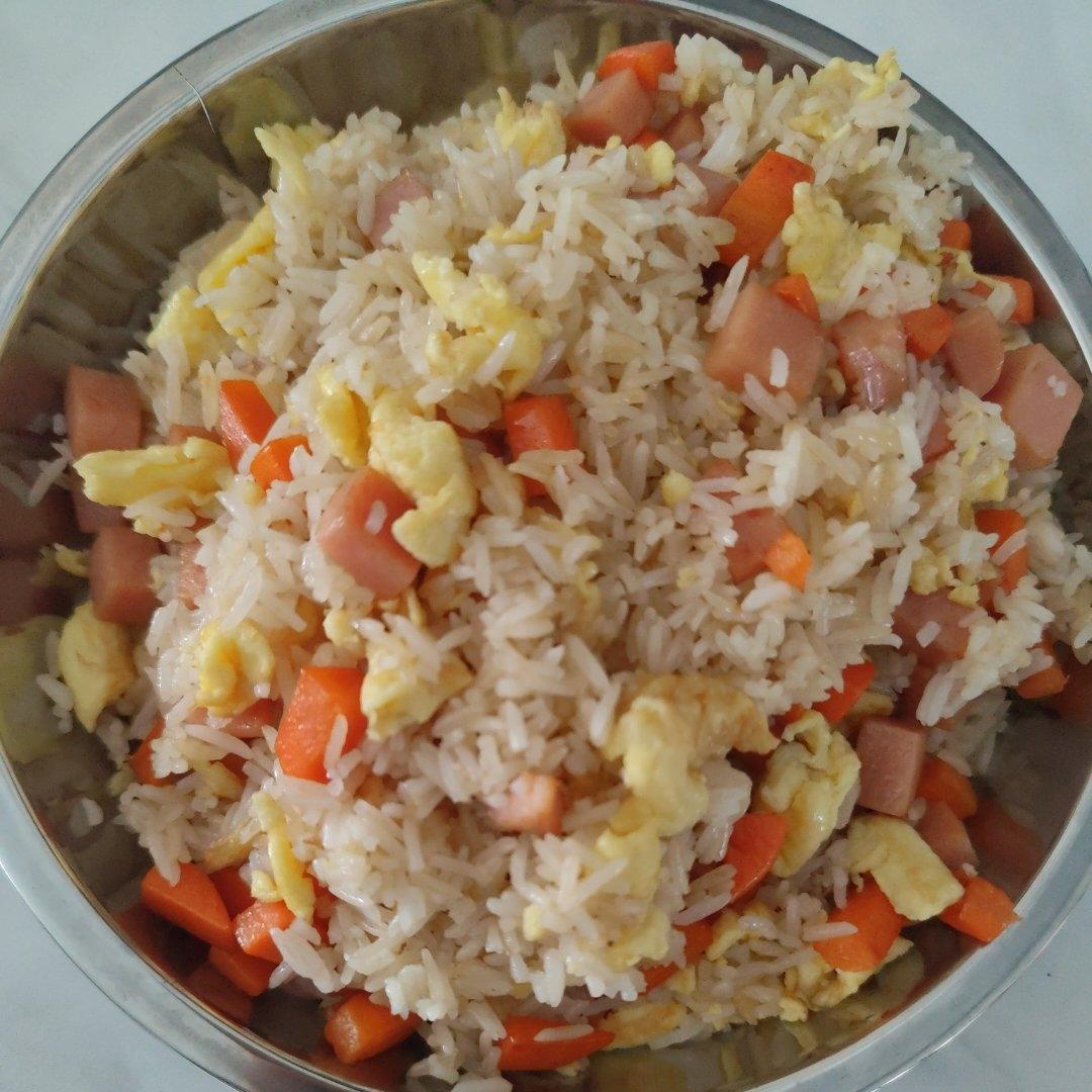 超级香的扬州炒饭/火腿鸡蛋什锦炒饭