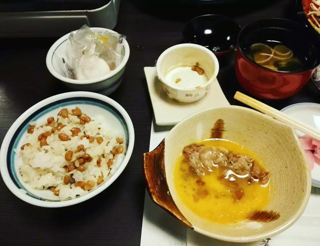 蜡笔小新纳豆新吃法——生蛋拌纳豆