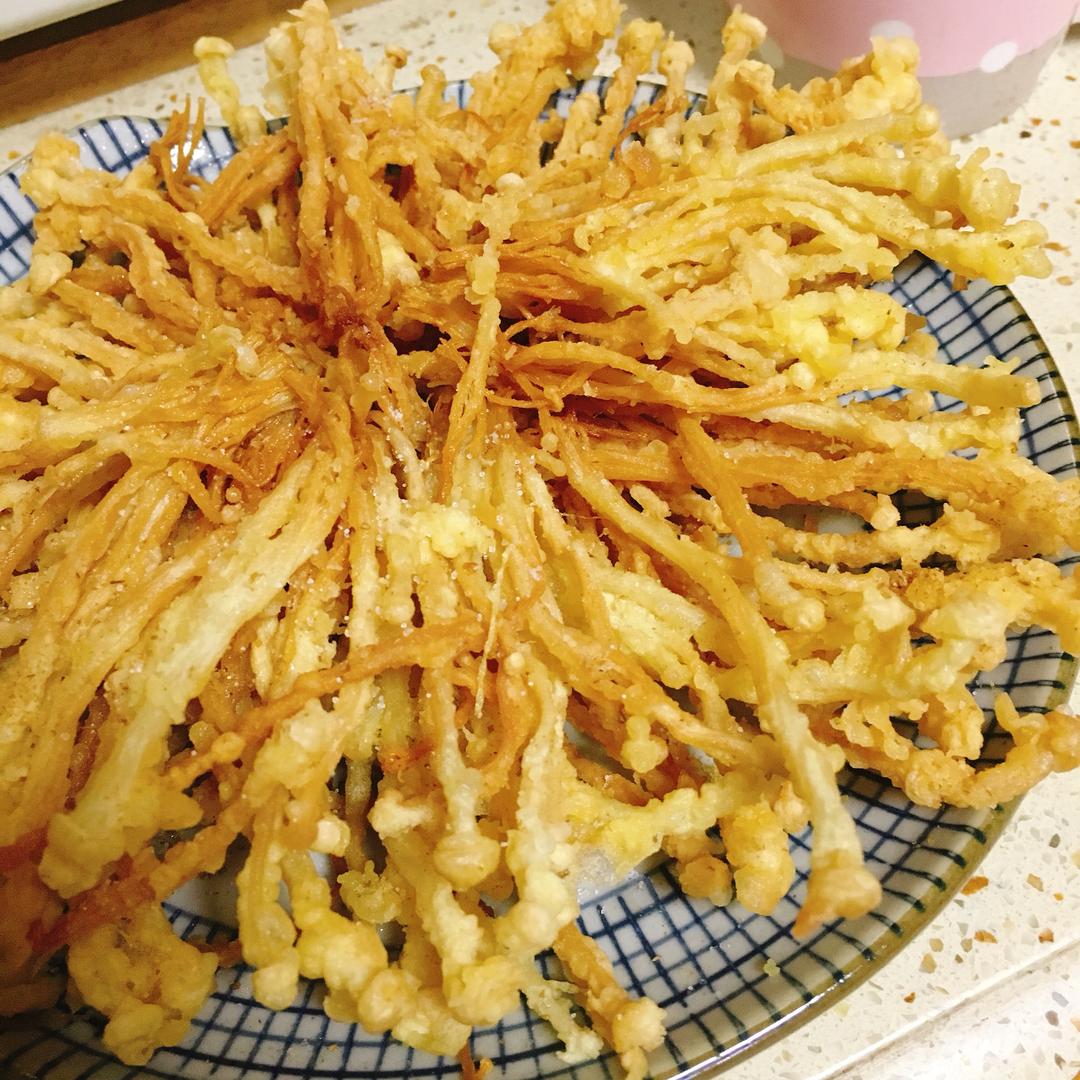 爆炸好吃的椒盐金针菇（厨房菜鸟秒变大厨）