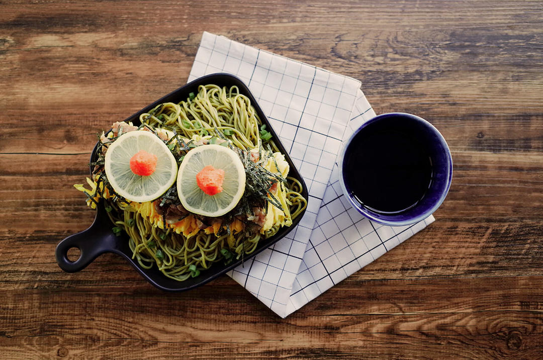 《逃避虽可耻但有用》（平匡桑直授的）瓦片抹茶荞麦面的做法 步骤8