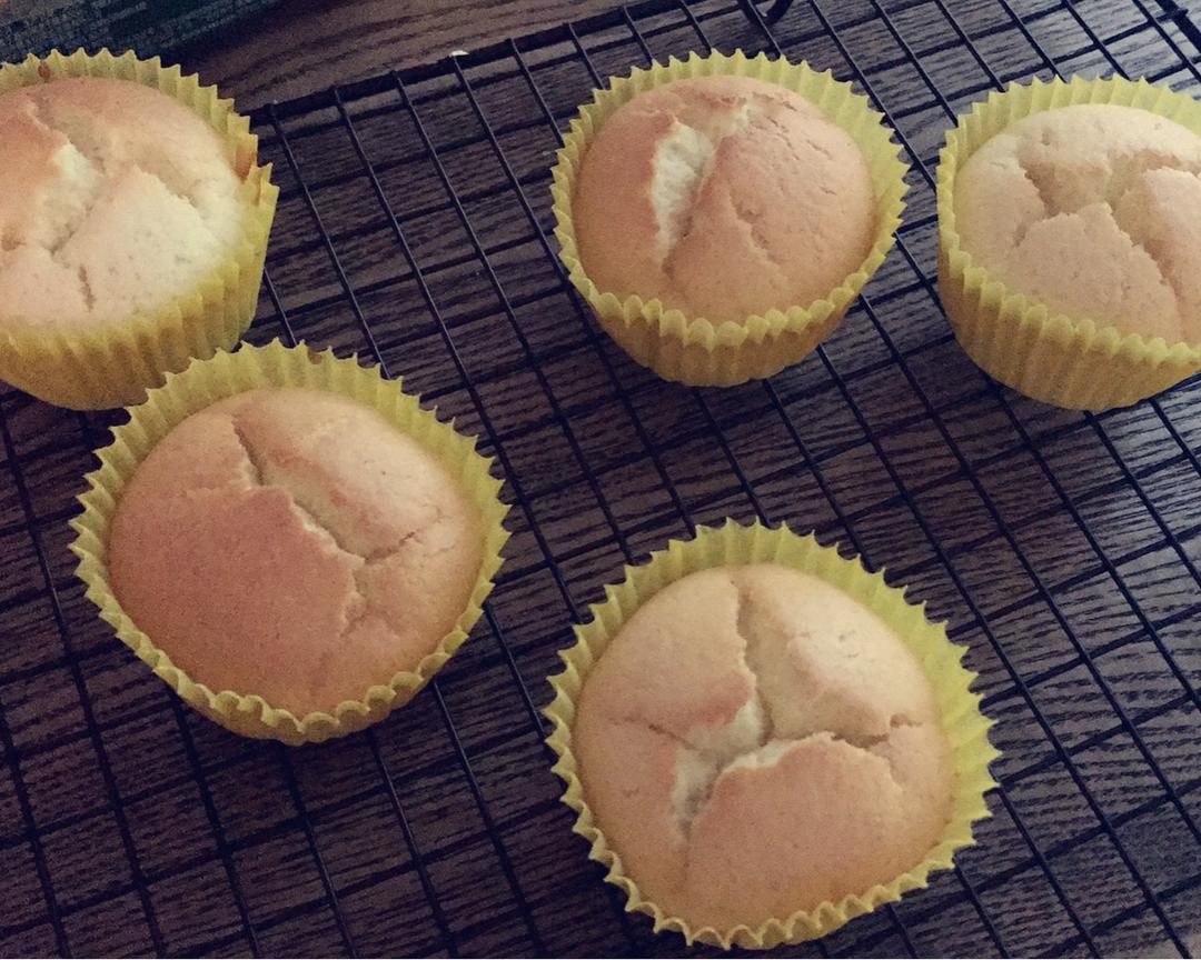 没打发的蛋白霜蛋糕