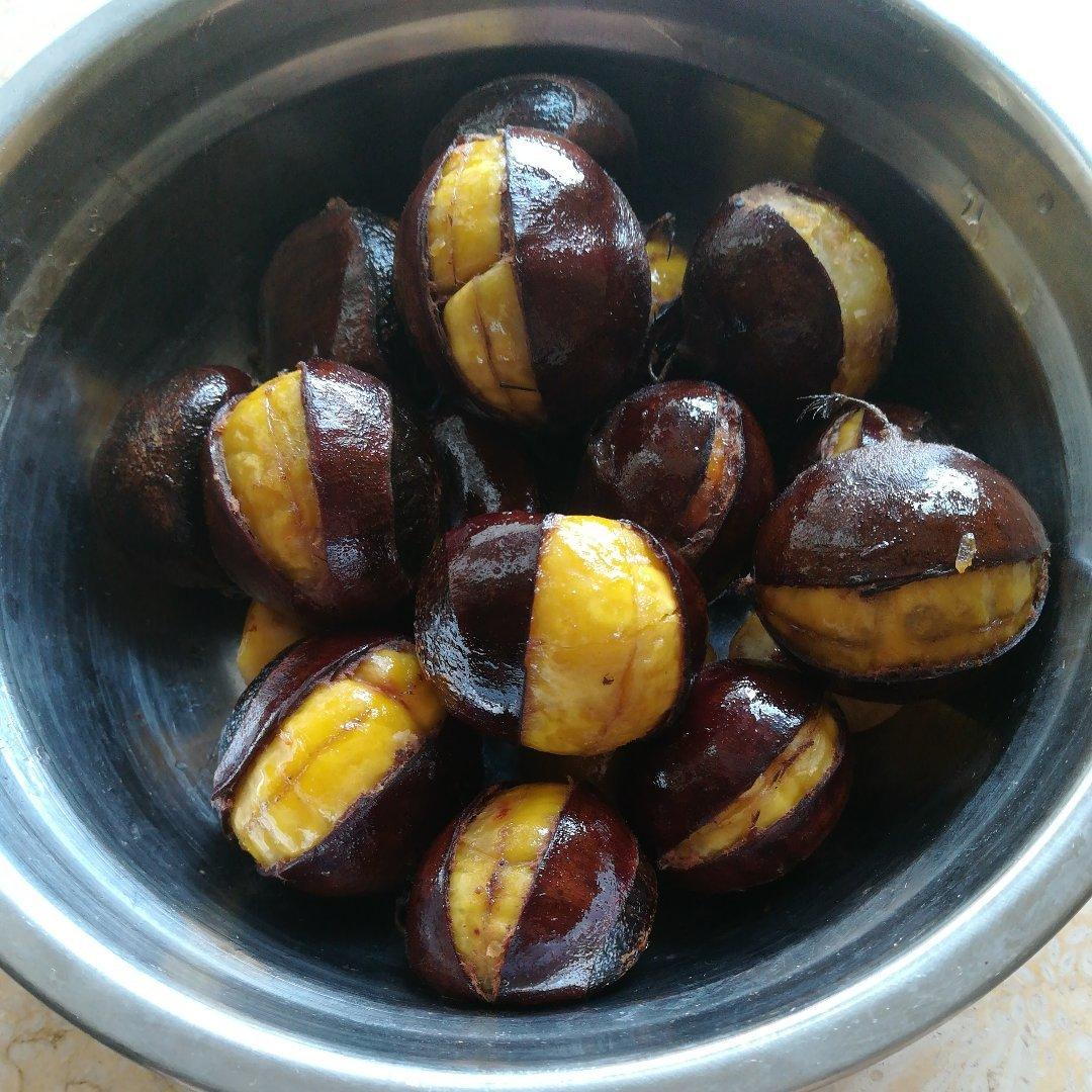 慵懒美丽的栗子