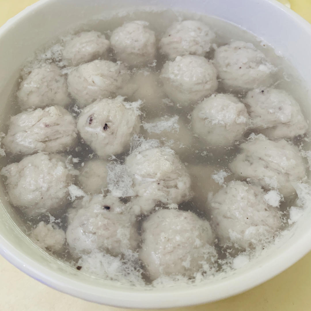 墨斗鱼丸汤
