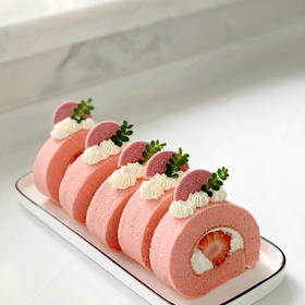 私房热卖爆款——红丝绒草莓蛋糕卷