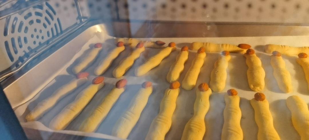 万圣节恐怖女巫手指饼干