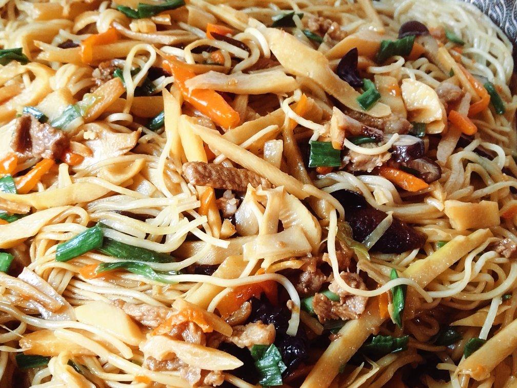 冬笋肉丝炒面
