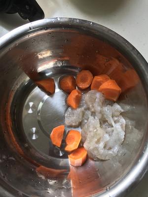 虾仁胡萝卜水饺的做法 步骤2