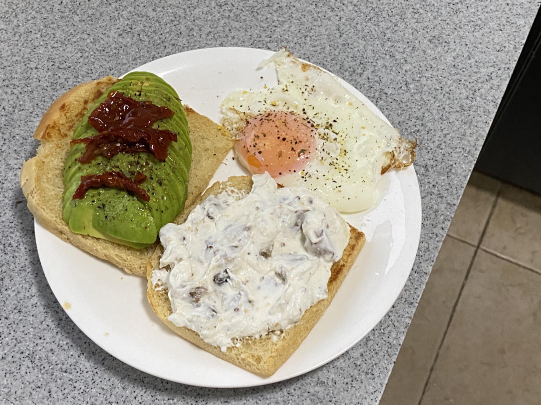 keep healthy&happy  好味之光✨牛油果🥑芝士🧀️煎蛋🍳三明治