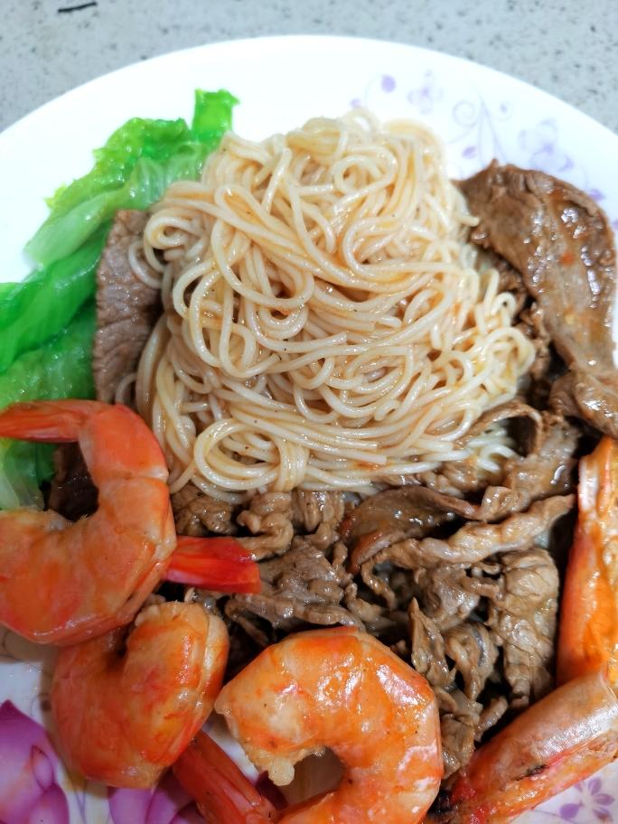 中式海鲜牛肉面