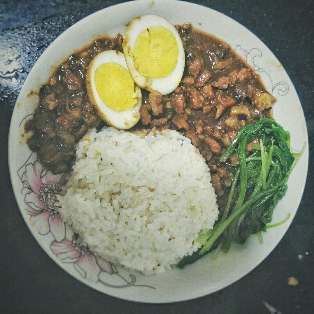 洋葱酥卤肉饭